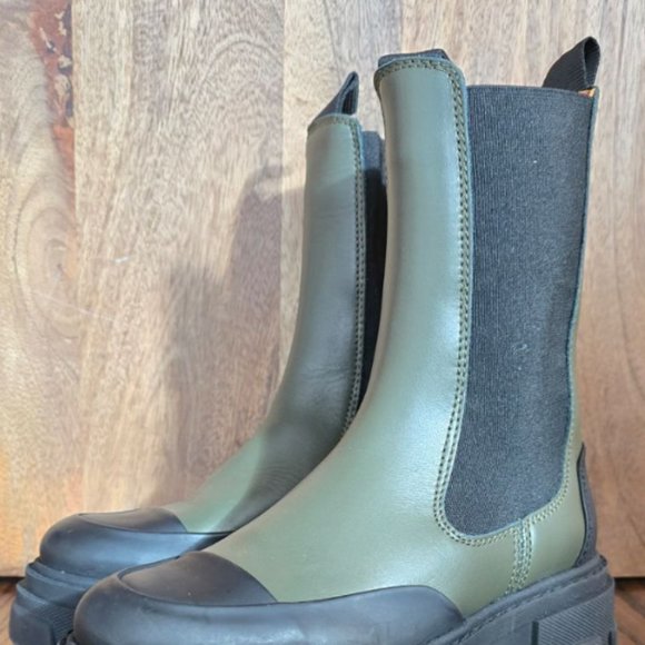 GANNI Green Leather Chelsea Boots - Picture 1 of 5